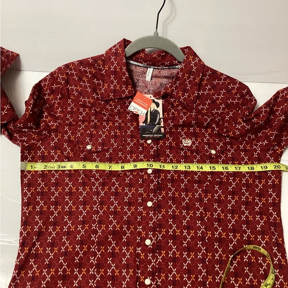 Cinch Women's Burgundy Patterned Button Down Shirt Size Large - Picture 8 of 10